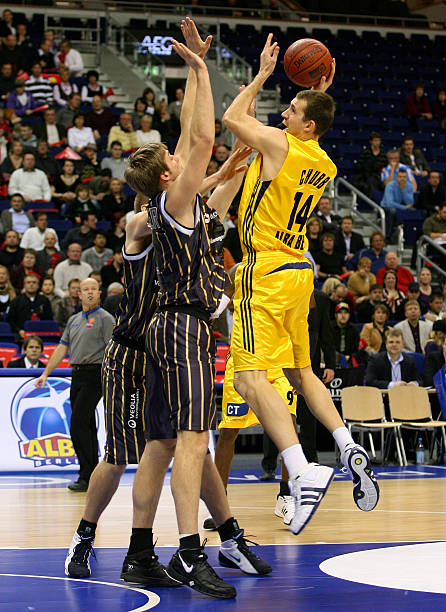 胶着战中的 胶着战中的