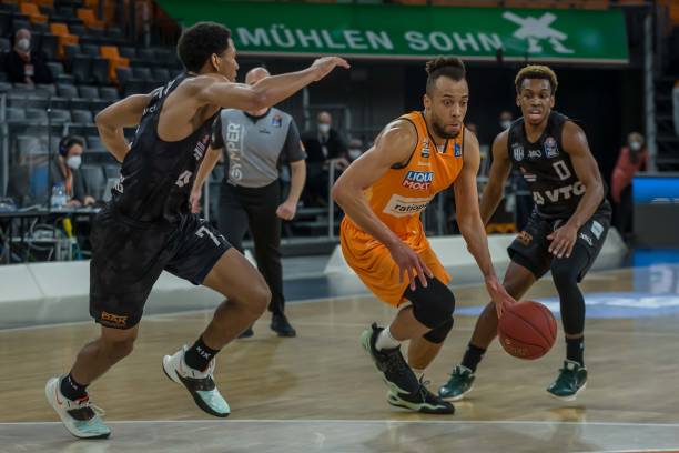 最终走出低 最终走出低